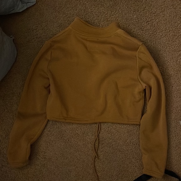 Crop zip up jacket. Tan/beige size Large - Picture 2 of 2